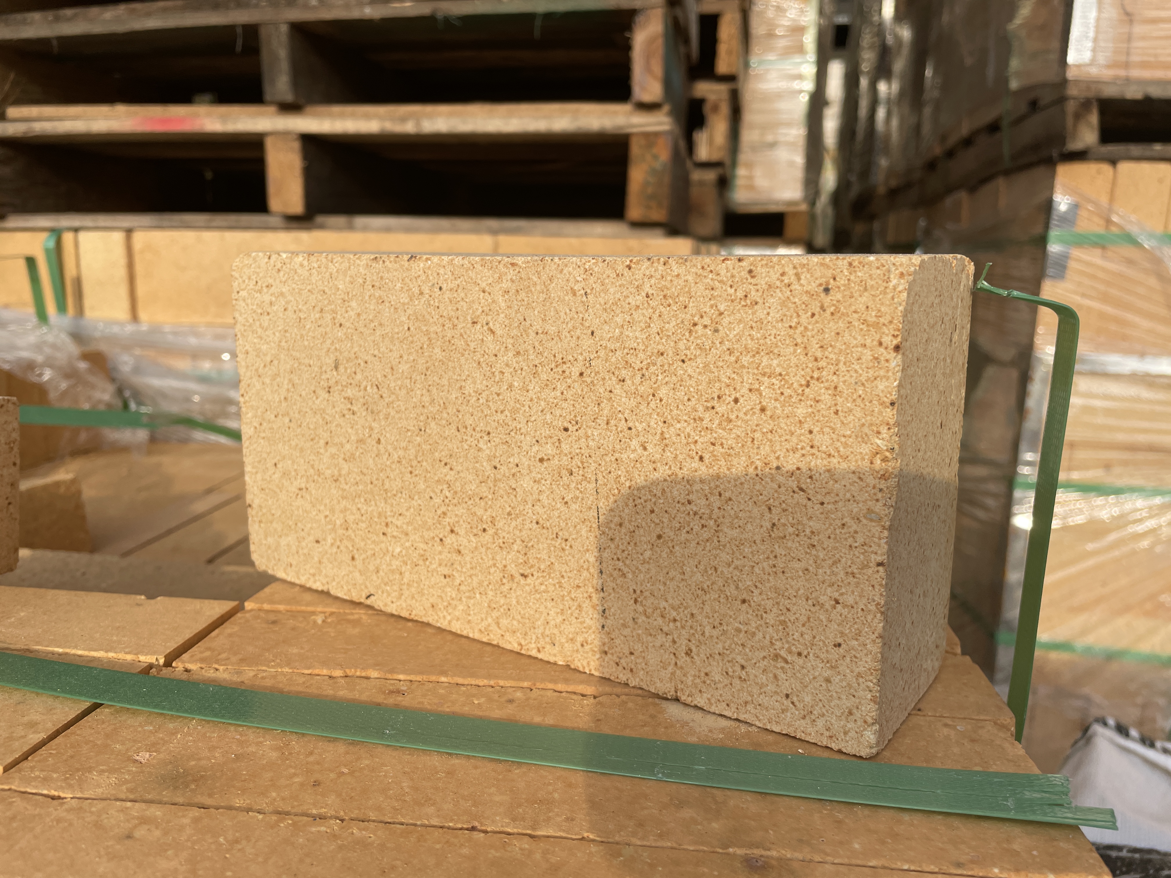 High alumina standard brick