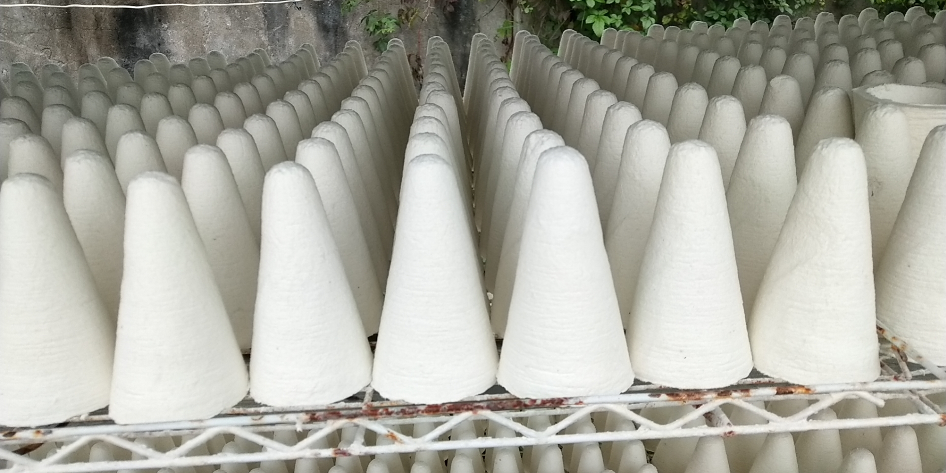 Aluminum silicate ceramic fiber plug