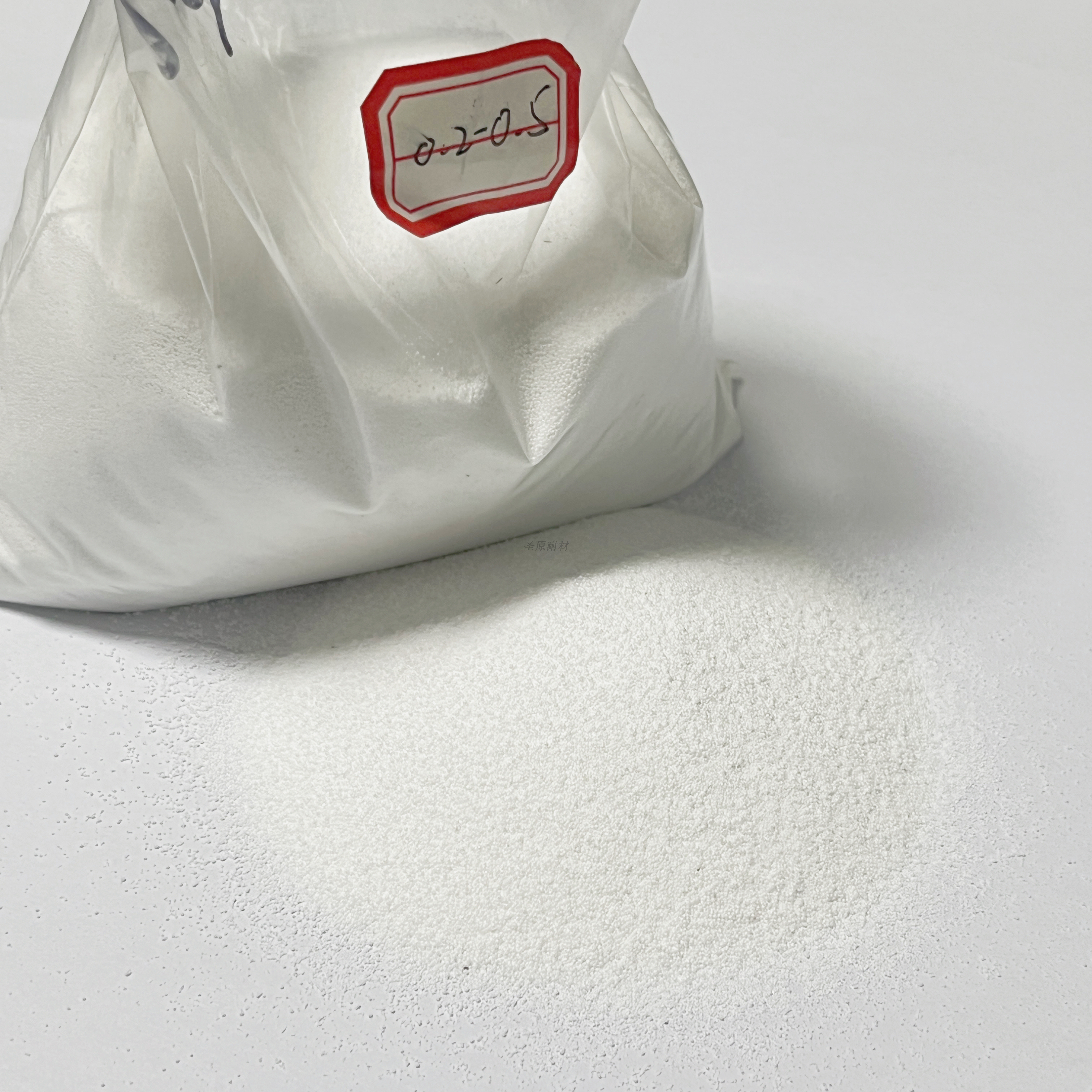 Alumina hollow balls