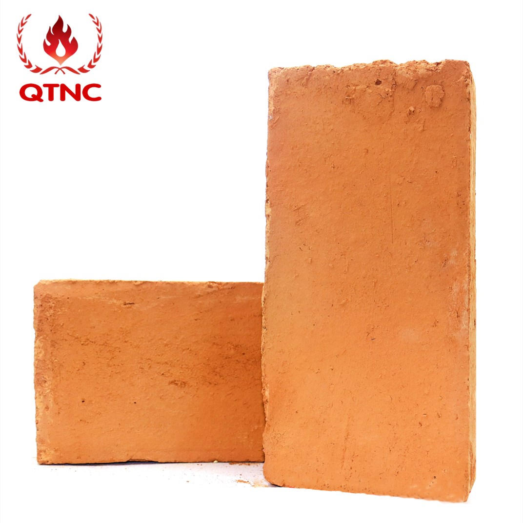 Lightweight diatomite insulation brick