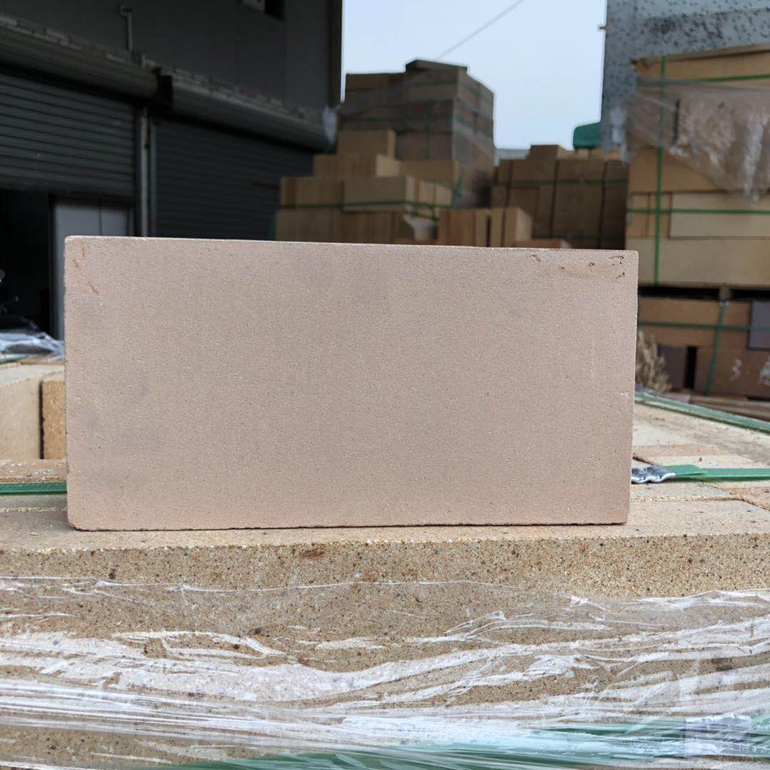 Floating bead lightweight insulation brick-T39