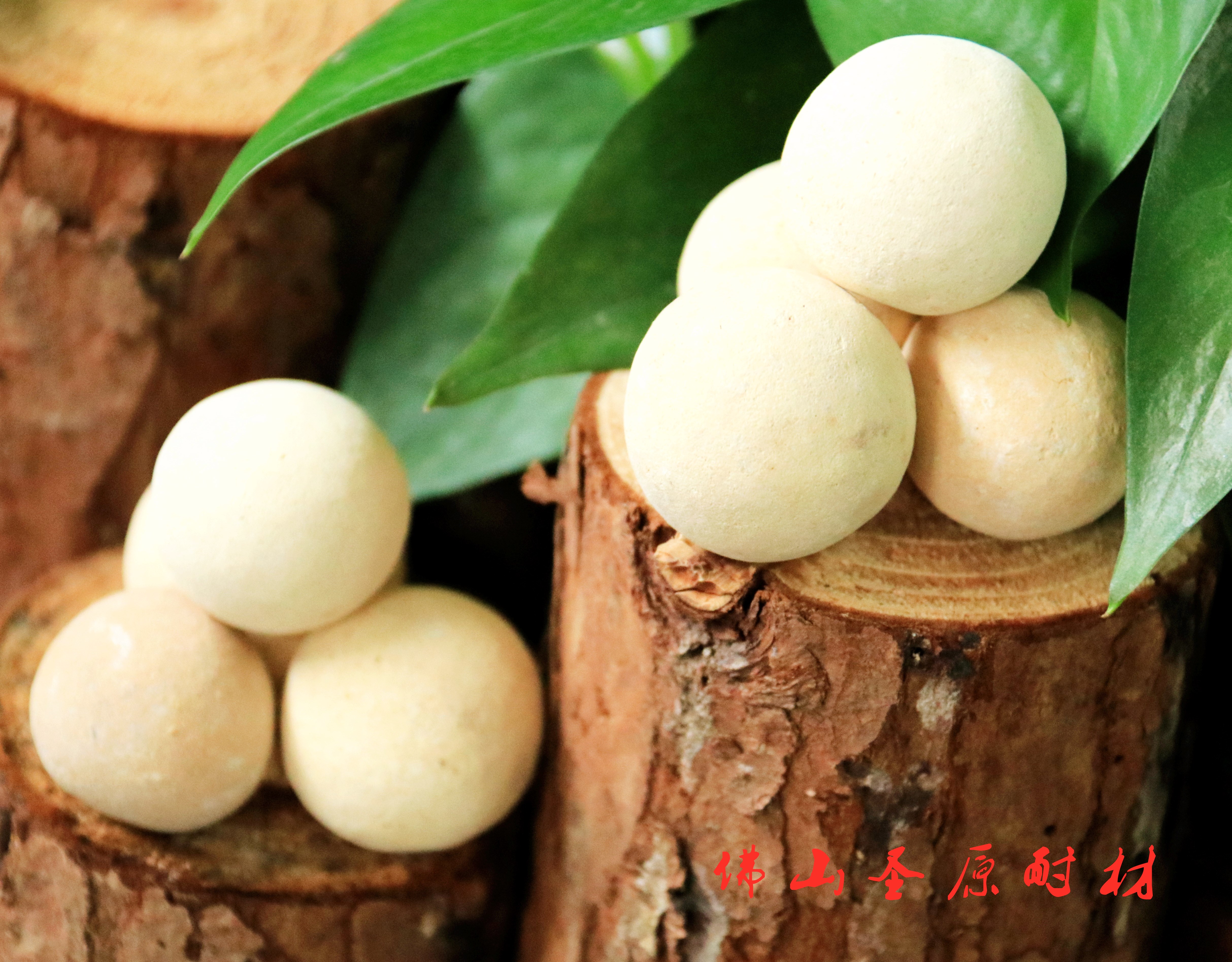 High alumina refractory ball